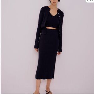 Meijong Park Ribbed Black Midi Skirt